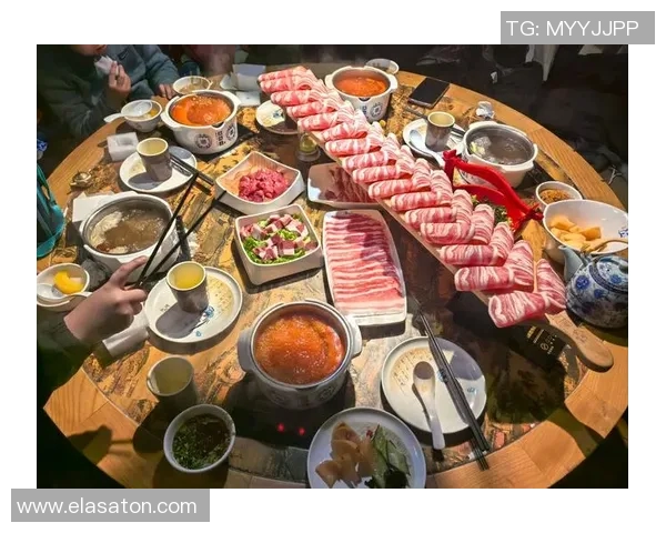 郭士强李昂美考察期间与杨瀚森共度火锅时光尽享欢乐歌声