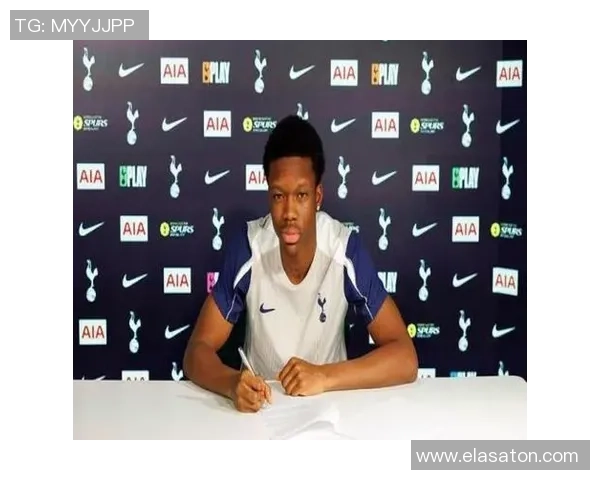 切尔西官方宣布与17岁门将伯纳尔签约职业合同并入选英格兰U18队